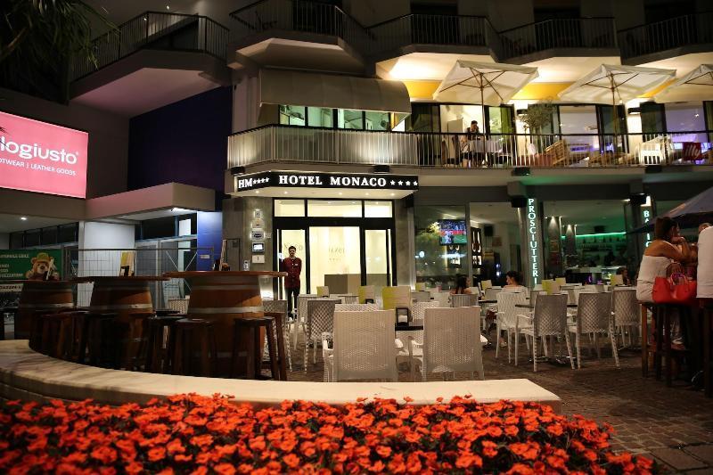 Monaco Suites Hotel Lignano Sabbiadoro Exteriér fotografie