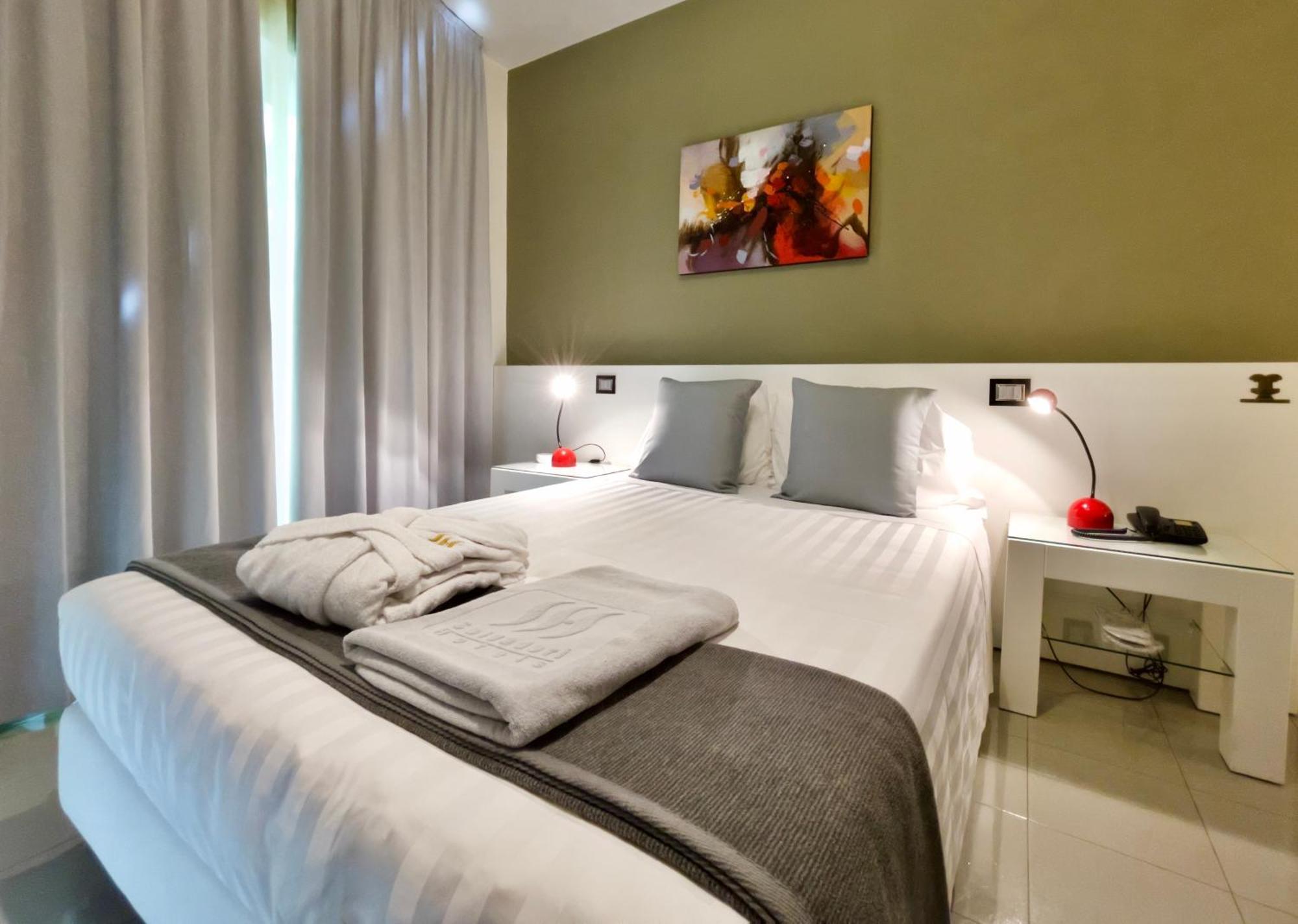 Monaco Suites Hotel Lignano Sabbiadoro Pokoj fotografie