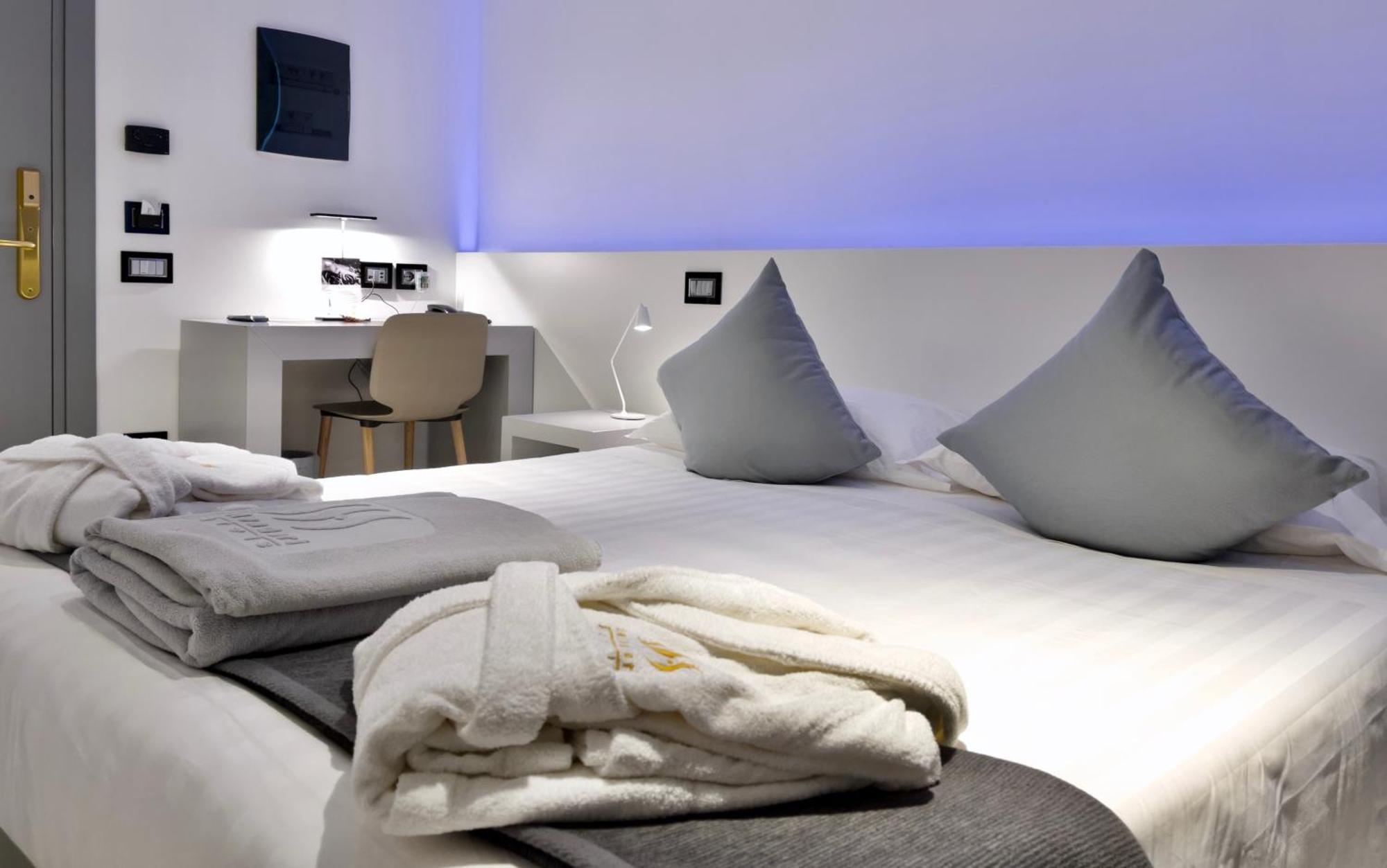 Monaco Suites Hotel Lignano Sabbiadoro Pokoj fotografie